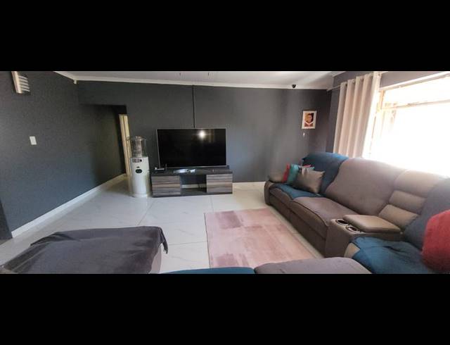 4 BEDROOM HOUSE FOR SALE IN BRACKENDOWNS